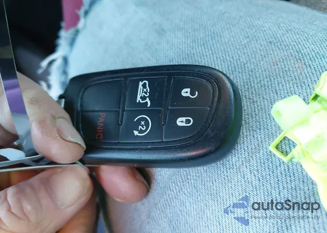 2014 Jeep Cherokee Latitude из США, поврежденный, VIN 1C4PJMCS5EW220271